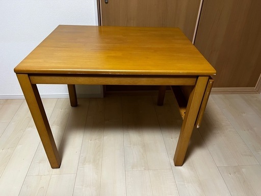 サイズ調整可能テーブル