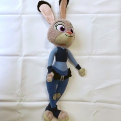 ディズニー　ズートピア　ジュディ　ぬいぐるみ