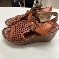 ☆値下げ☆K2408-071 SAYA ウエッジソールサンダル ブラウン レザー サイズ表記なし キズ汚れ有りの画像