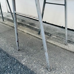 【武蔵小山店】 インダストリアル　作業台　テーブル　アイアン　木製　検　ビンテージ　ジャーナルスタンダード　アクメファニチャー　アクメ　関家具　クラッシュゲート　ノットアンティークス　アンティーク　ワークデスク　ワーキングテーブル　フランス　カフェ　ソファ　テーブル　ローテーブル 木製天板 アイアン脚 アイアンテーブル 低めテーブル カフェテーブル センターテーブル インダストリアルテーブル ヴィンテージ風テーブル 男前インテリア 無垢天板 ローデスク 作業台 ナチュラル家具 の画像