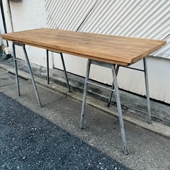 【武蔵小山店】 インダストリアル　作業台　テーブル　アイアン　木製　検　ビンテージ　ジャーナルスタンダード　アクメファニチャー　アクメ　関家具　クラッシュゲート　ノットアンティークス　アンティーク　ワークデスク　ワーキングテーブル　フランス　カフェ　ソファ　テーブル　ローテーブル 木製天板 アイアン脚 アイアンテーブル 低めテーブル カフェテーブル センターテーブル インダストリアルテーブル ヴィンテージ風テーブル 男前インテリア 無垢天板 ローデスク 作業台 ナチュラル家具 の画像