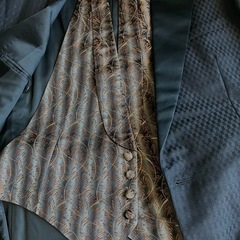 タキシード黒上下　茶色
ベストの画像