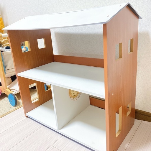 取引中《美品》ハウスの形した本棚、子供部屋の収納などにオススメです♪