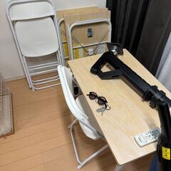 折りたたみスチールパイプテーブルと折りたたみ椅子セット（４つ）