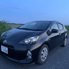 トヨタアクア　燃費の良いハイブリッド車の画像