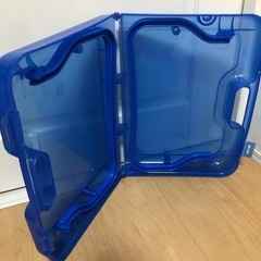 カバンになるピクニックテーブルの画像