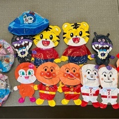 キャラクター人形