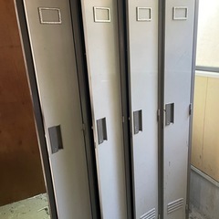 スチールロッカー