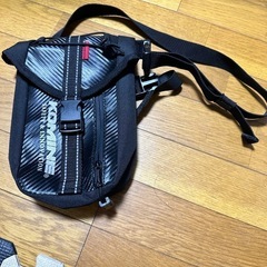 レッグバッグ