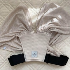 かなり美品です🟥スモルビ🟥装着カンタン♪軽量すやすや抱っこ紐 メ...