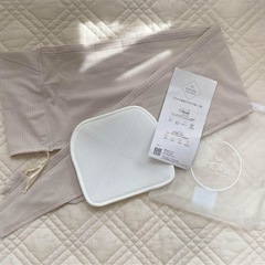 かなり美品です🟥スモルビ🟥装着カンタン♪軽量すやすや抱っこ紐 メッシュサマー サイズ調節可能　ヘッドサポート付 カラー：ベージュの画像