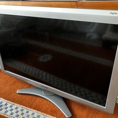 テレビ32インチ(シャープ製)