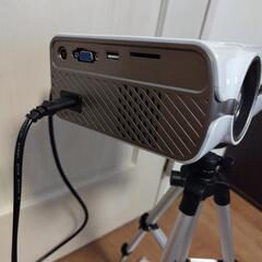 ★3点セット売り 家庭用プロジェクター×三脚×スクリーンセットの画像