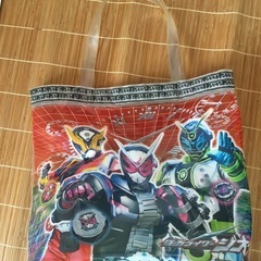 プールバック