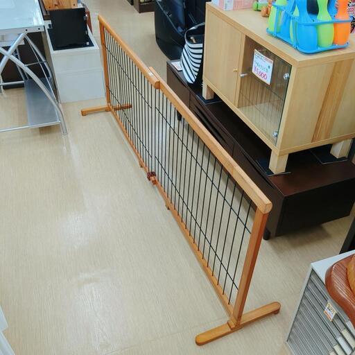 ペットゲート☆２枚1組。柵、仕切り、ウッド調【こちらは店舗です。浜村鹿野温泉ICから3分 買取本舗 宮本リサイクル 営業時間9～19時 定休日水曜のみ←連絡できませんm(_ _)m】