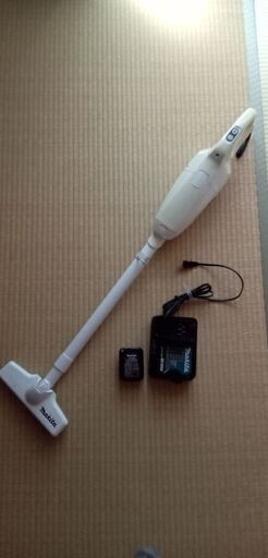 バッテリー寿命切れ　マキタ　コードレス掃除機