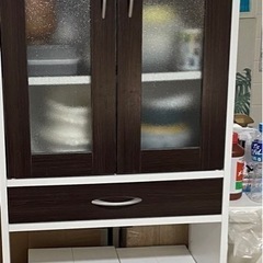 食器棚の画像