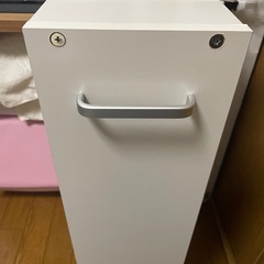 キャスター付き本棚の画像