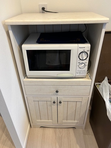 【ニトリレンジ台】8000円(定価の半額)