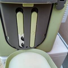小さい　クーラーボックス　ナイフ付きの画像