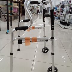 ★ジモティ割あり★  歩行スタンド シルバー H85×D57×W60 クリーニング済み HJ3918の画像