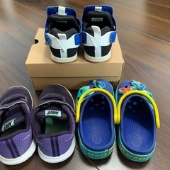 男の子　スニーカー＆クロックスの画像