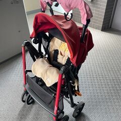 Combi (コンビ) A型ベビーカーとレインカバー F2plus AD-300 [ライジングレッド]の画像