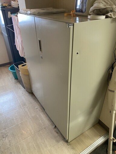 観音開き　キャビネット　90 x 45 x 112