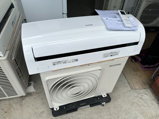 【動作保証あり】IRIS OHYAMA 2022年 2.2kw 6畳用 冷暖房ルームエアコン IRR-2222C【管理KR496】