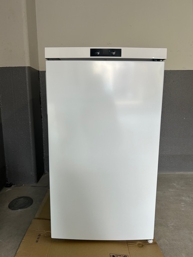 新品同様のMAXZEN冷凍庫