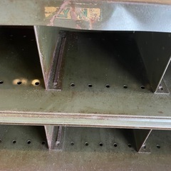 アンティーク　スチール収納棚の画像