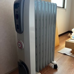 デロンギオイルヒーター　数回使用のみ！タイマー付き！保証25年の...