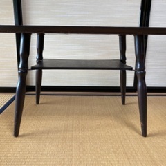 小ぶりでレトロな中古のテーブルをお譲りします。