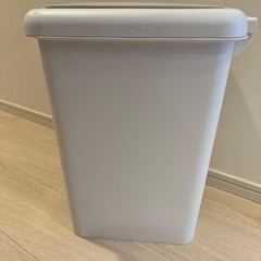 ニトリ　15リットルゴミ箱　2WAYペダルペールの画像