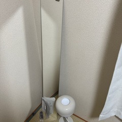 IKEA  ミラーとランプ
