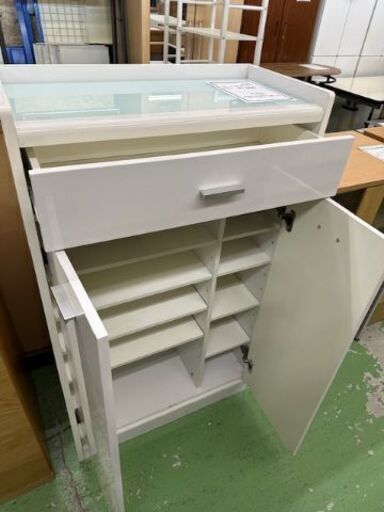 【ドリーム川西店御来店限定】  組立式シューズボックス ホワイト H1150×W702×D350 クリーニング済み 【20012442