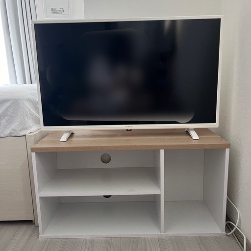 【3年未満使用】テレビ ホワイト/テレビ台付き アイリスオーヤマ