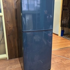 無料！お引き取りいただける方に、お譲りします！【小型冷凍冷蔵庫】の画像