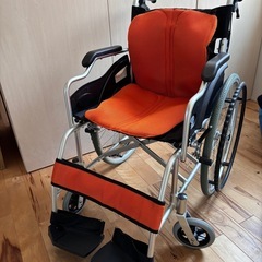 車椅子　自走式　ノーパンク 折りたたみ車いす　 ケアテックジャパンの画像