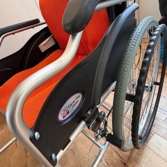 車椅子　自走式　ノーパンク 折りたたみ車いす　 ケアテックジャパンの画像