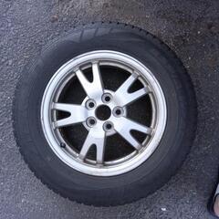 スタッドレスタイヤホイールの画像