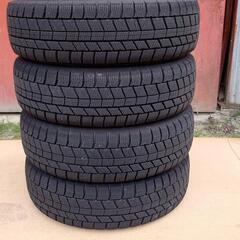 ホイル付きスタッドレスタイヤの画像