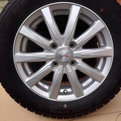 ホイル付きスタッドレスタイヤの画像