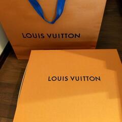 ルイヴィトンのBOXケースとショップバッグ（金額交渉可）の画像