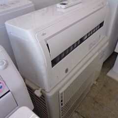 FUJITSUルームエアコン　２０１９年　４．０KW　１１～１７畳　ロボ付き　人感センサー　標準工賃込みの画像