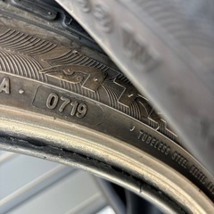 225/40R19の画像