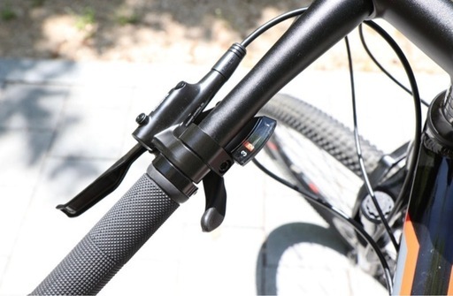 早い者勝ち！大人用
クロスバイク　マウンテンバイク　QUARZ M21D　ブレーキ変速機　SHIMANO