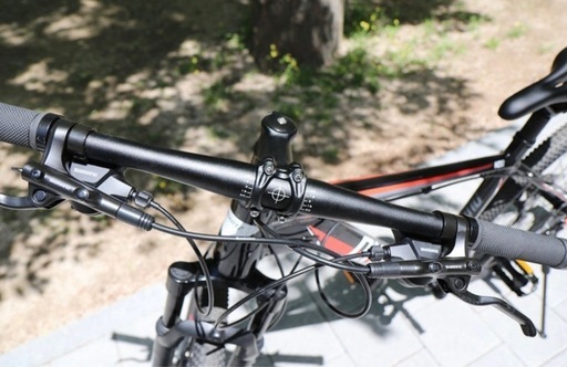 早い者勝ち！大人用
クロスバイク　マウンテンバイク　QUARZ M21D　ブレーキ変速機　SHIMANO