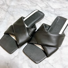 サンダル  ZARA  黒  ペタンコサンダル  