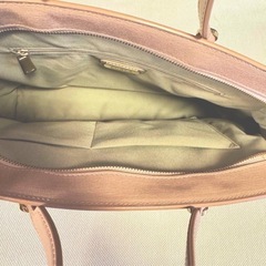入手困難FURLA アガタ moonstone(ピンクベージュ)の画像
